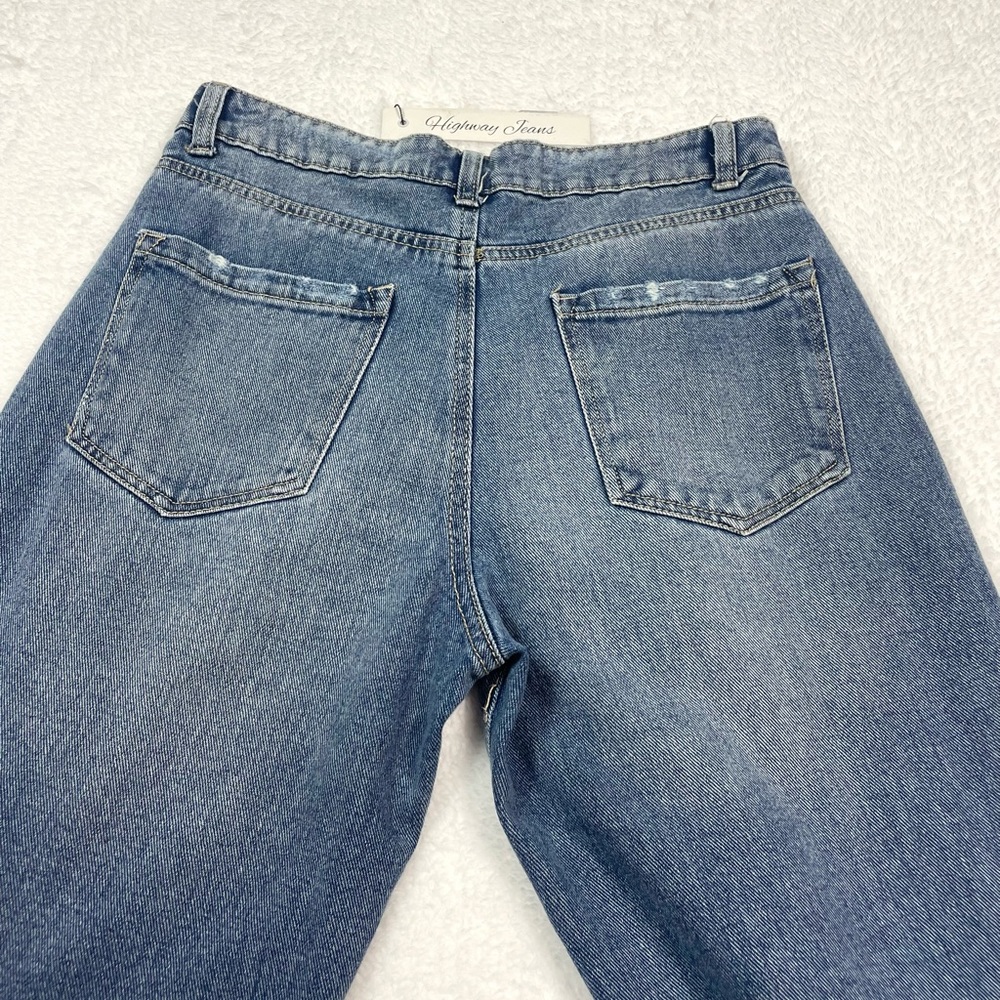 NWT Distressed Mom Jeans, Size 7 - Picture 13 of 15